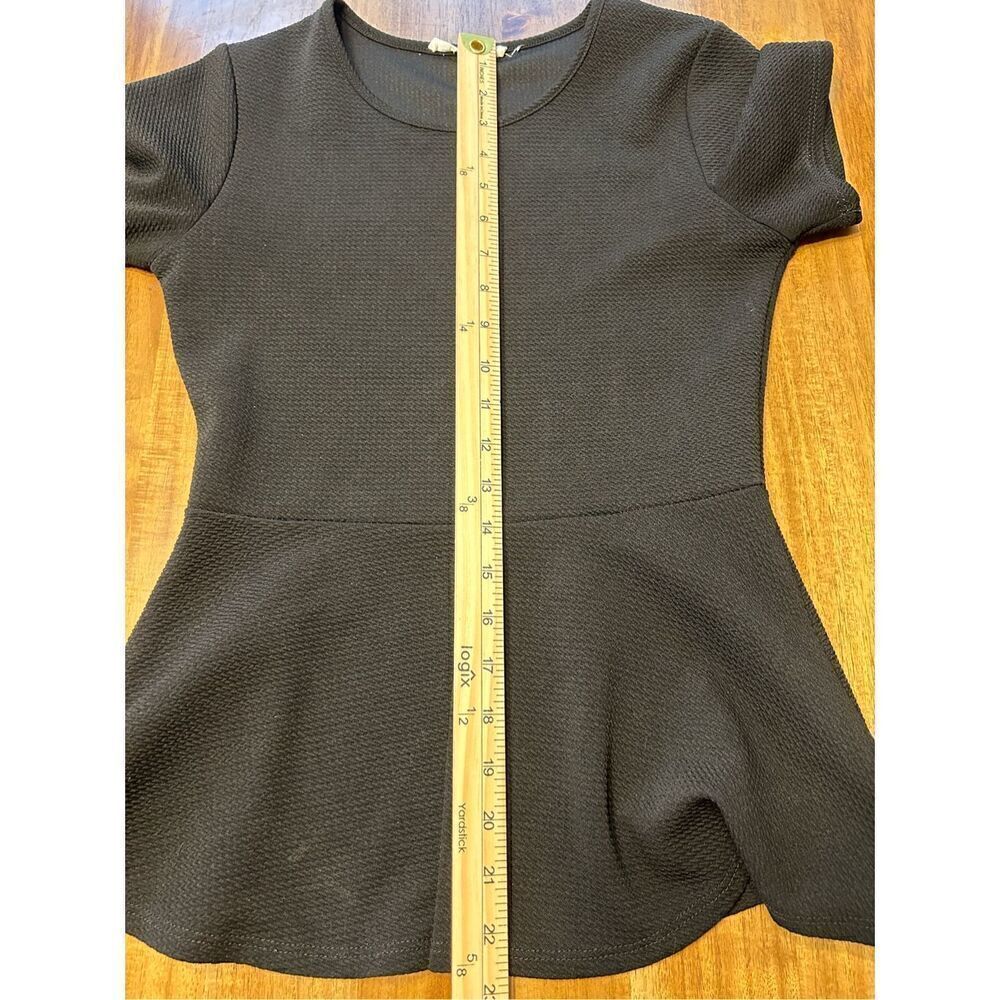 Caution to the Wind Womens Black Short Sleeve Peplum Blouse Size Small - Picture 6 of 6